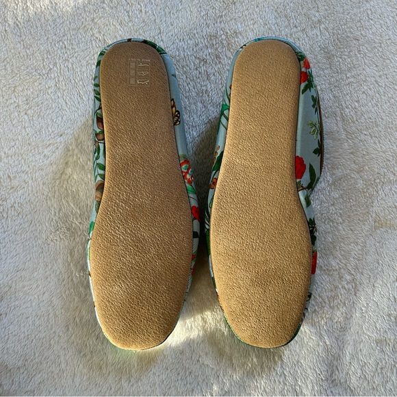 NWT Authentic Gucci Printed Satin Voyage Flat Sandals Multi-Blue 38 - Picture 3 of 6
